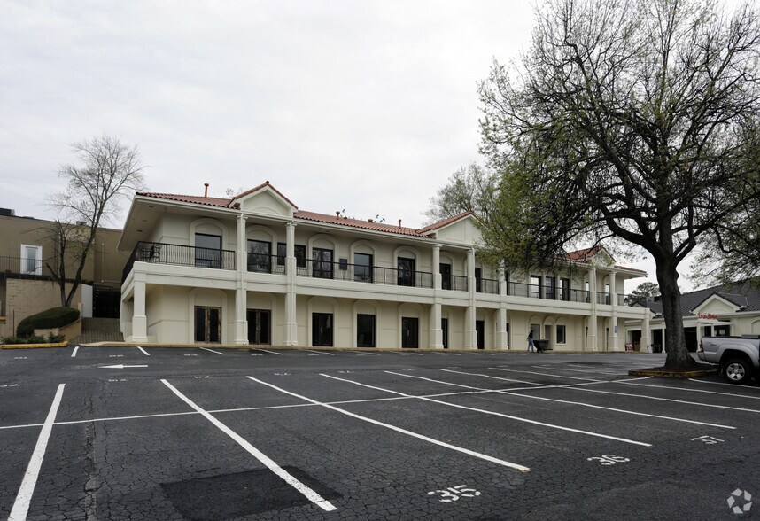 More Photos Of 56 E Andrews Dr NW, Atlanta Storefront For Lease