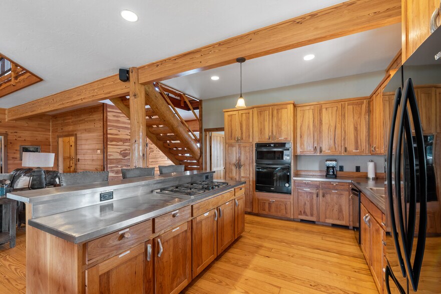 More Photos Of 3607 Lone Man Mountain Rd, Wimberley Hotel For Sale