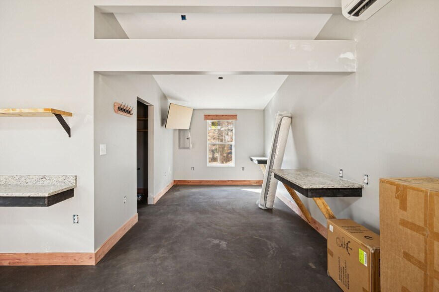 More Photos Of 3158 Summertown Hwy, Summertown Hotel For Sale