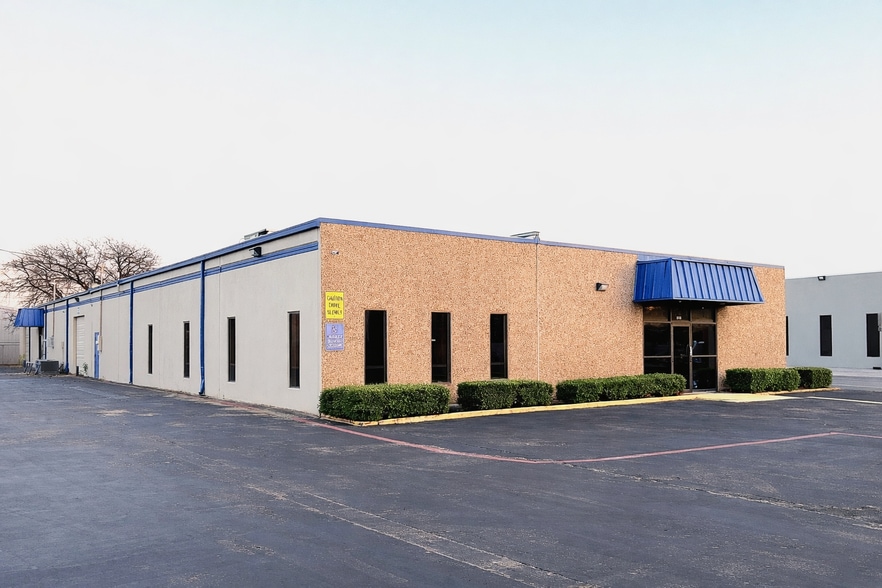 Primary Photo Of 8801 Forum Way, Fort Worth Light Distribution For Lease