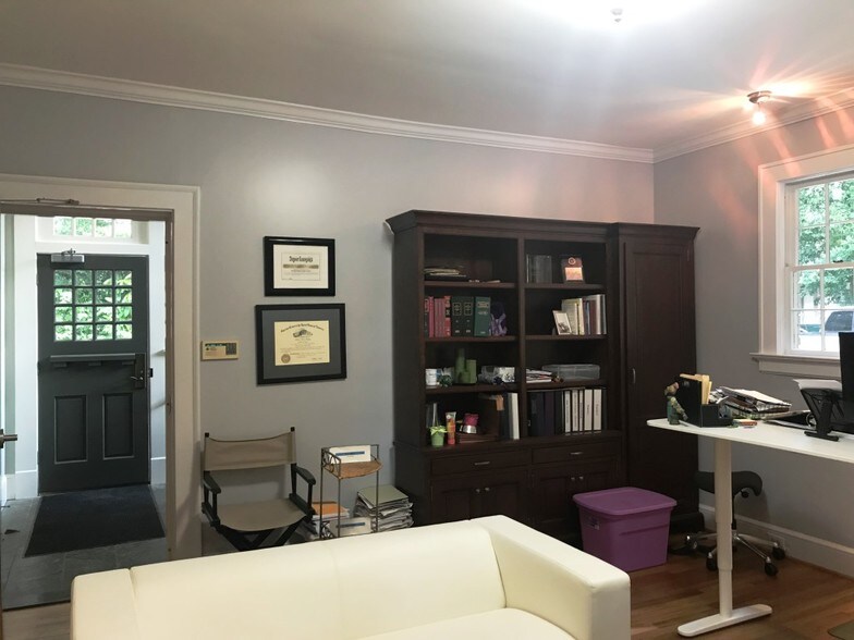 More Photos Of 1629 Monroe Dr, Atlanta Office For Lease