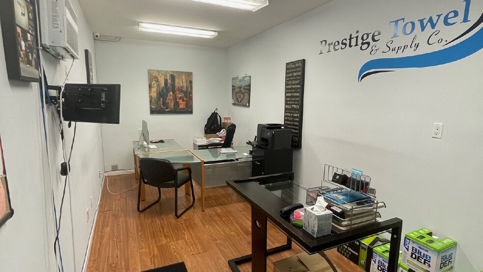 More Photos Of 5-14 51st Ave, Long Island City Storefront Retail Office For Lease