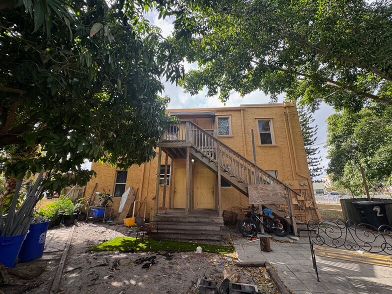 More Photos Of 110 S B St, Lake Worth Multifamily For Sale