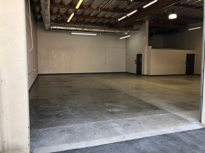More Photos Of 1002-1004 Hanson Ct, Milpitas Manufacturing For Lease