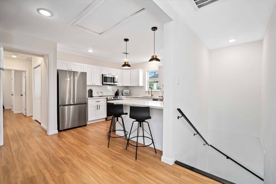 More Photos Of 2806 Rosewood St, Houston Multifamily For Sale