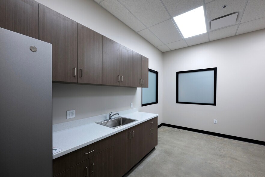 More Photos Of 701 E Wayne St, Fort Wayne Office For Lease