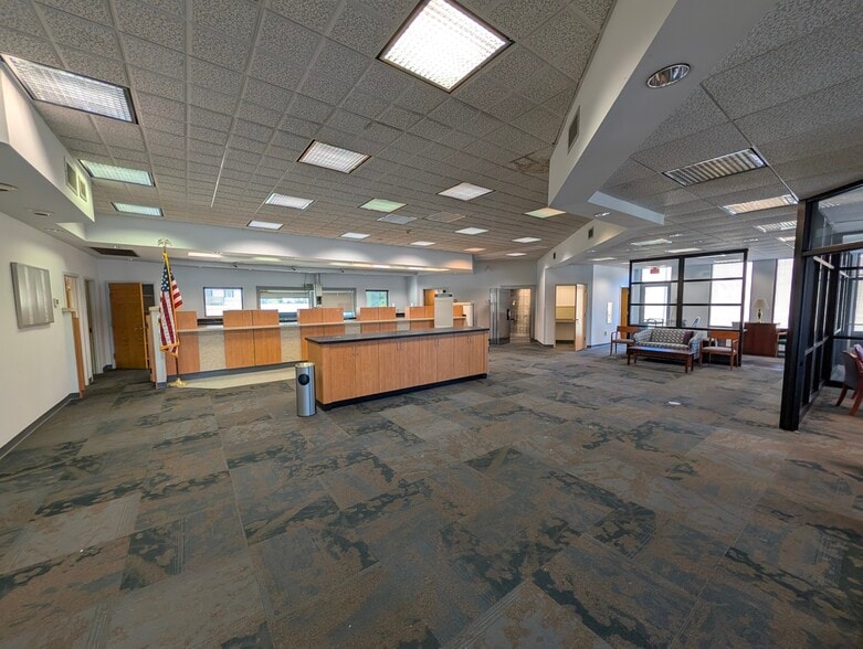 More Photos Of 13801 Warwick Blvd, Newport News Bank For Sale