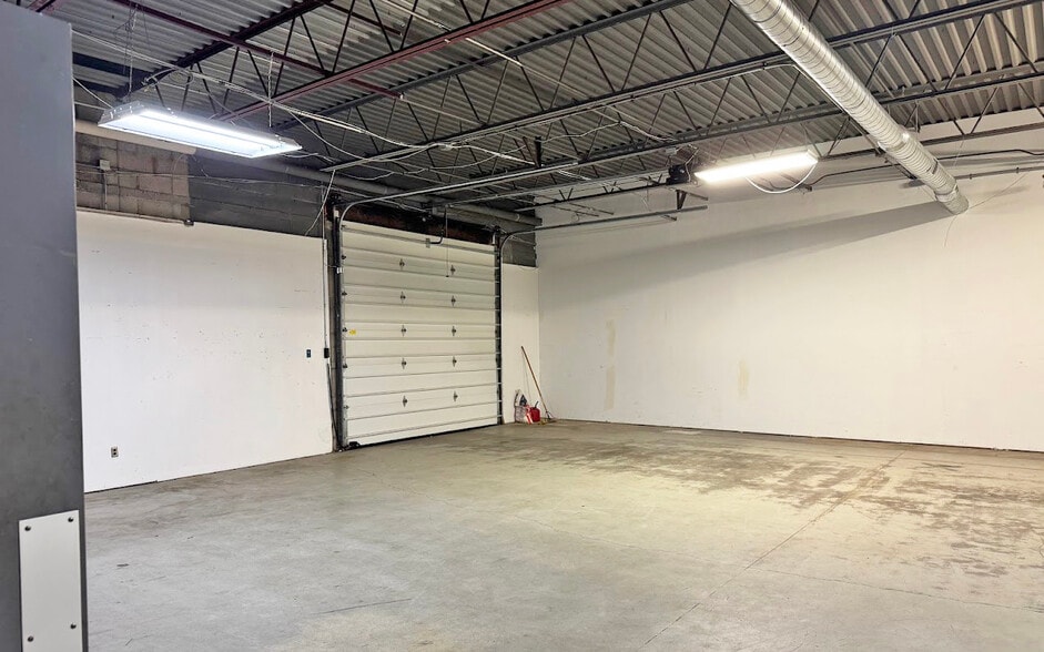 More Photos Of 4357-4359 Highland Rd, Waterford Industrial For Sale