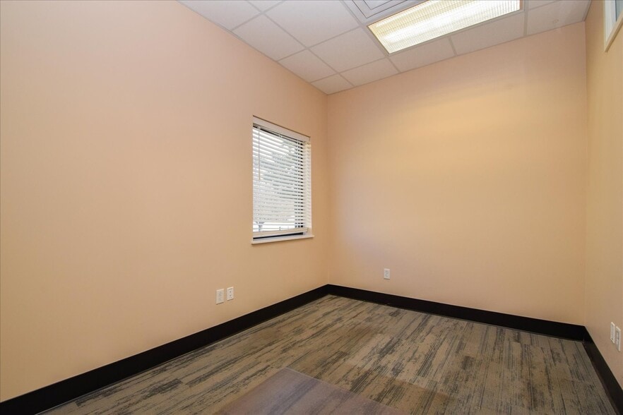 More Photos Of 1405 Mill Race Dr, Salem Industrial For Sale