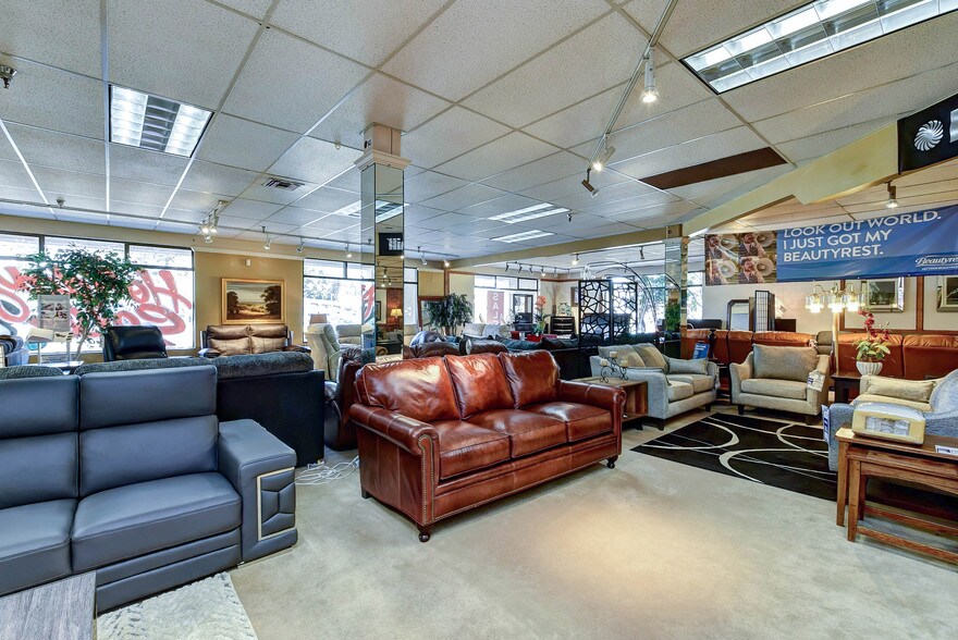 More Photos Of 20423 Highway 99, Lynnwood Freestanding For Sale