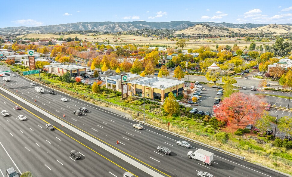More Photos Of 1670 E Monte Vista Ave, Vacaville Storefront For Sale