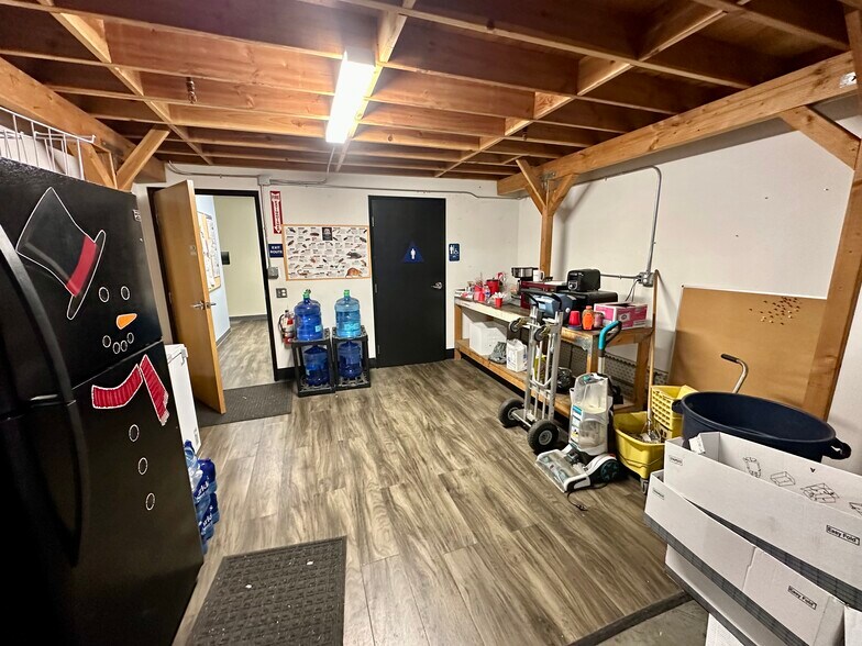 More Photos Of 1025 N Shepard St, Anaheim Warehouse For Sale