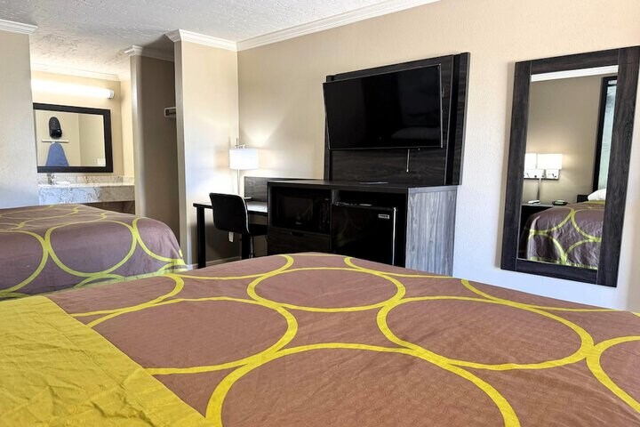 More Photos Of 999 Cooper Rd, Picayune Hotel For Sale