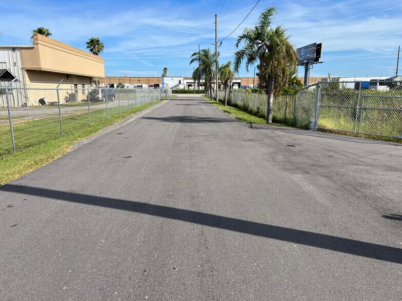 More Photos Of 856 W Landstreet Rd, Orlando Land For Lease