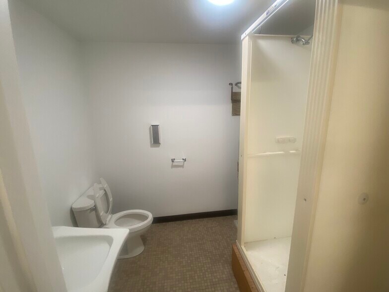 More Photos Of 31 Old Nashua Rd, Amherst Office For Sale