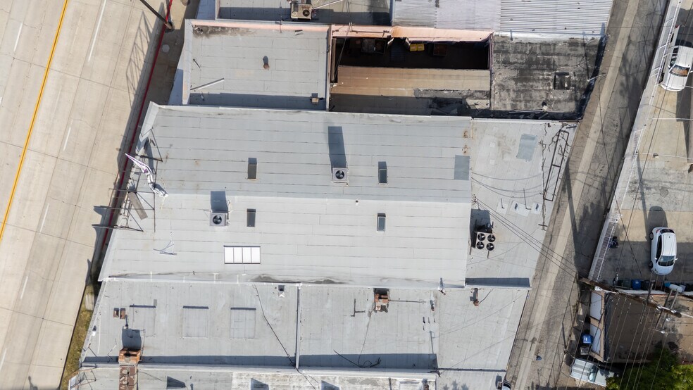 More Photos Of 4943-4941 Telegraph Rd, Los Angeles Showroom For Sale