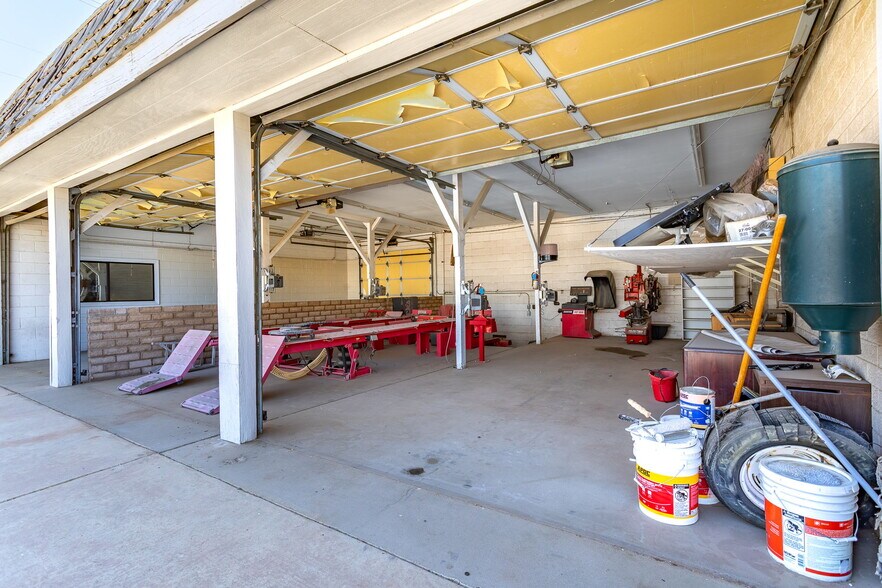 More Photos Of 201 W 24th St, Yuma Industrial For Sale