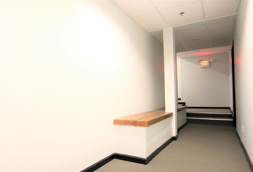 More Photos Of 430 Railway St, Vancouver Loft Creative Space For Lease