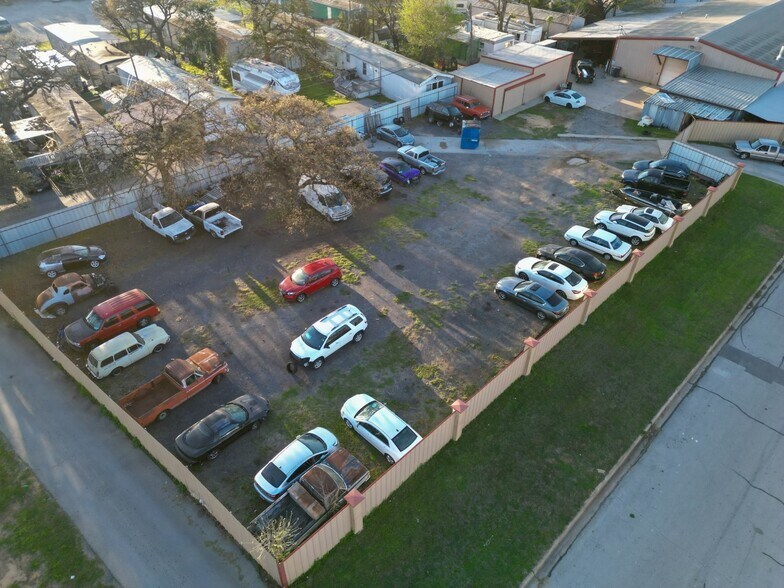 More Photos Of 724 W Hurst Blvd, Hurst Auto Repair For Sale