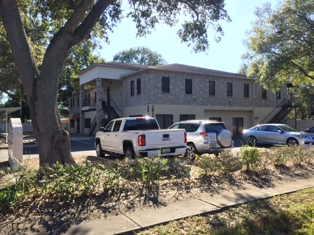 More Photos Of 2810 St Isabel St, Tampa Medical For Lease