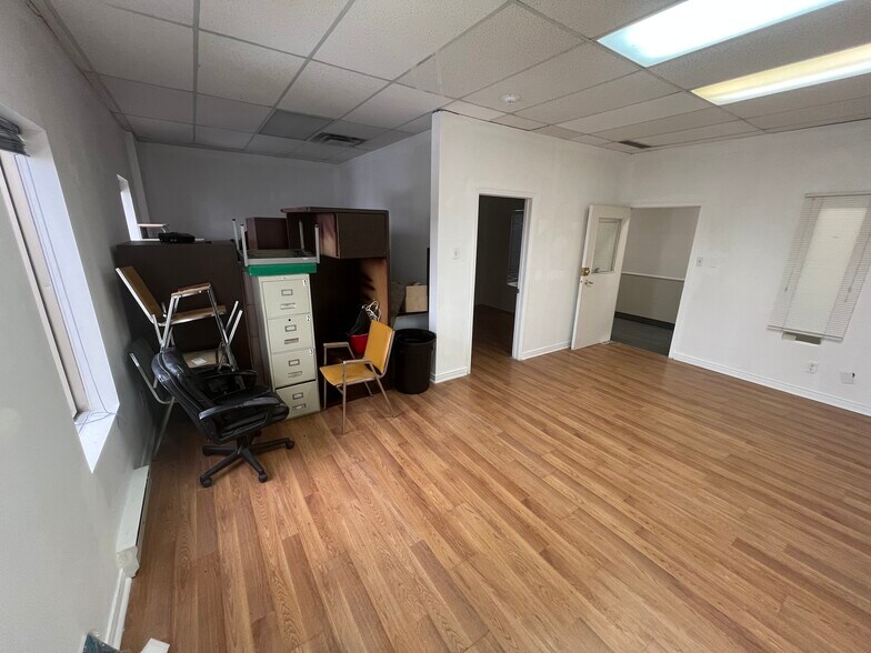 More Photos Of 4170 Grande Allée, Longueuil Office For Lease
