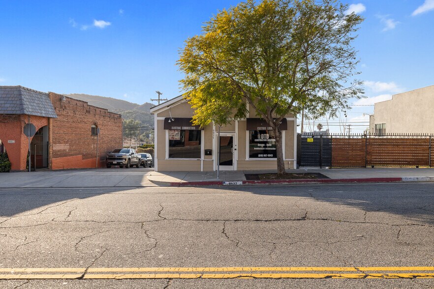 More Photos Of 9937 Commerce Ave, Tujunga Freestanding For Sale