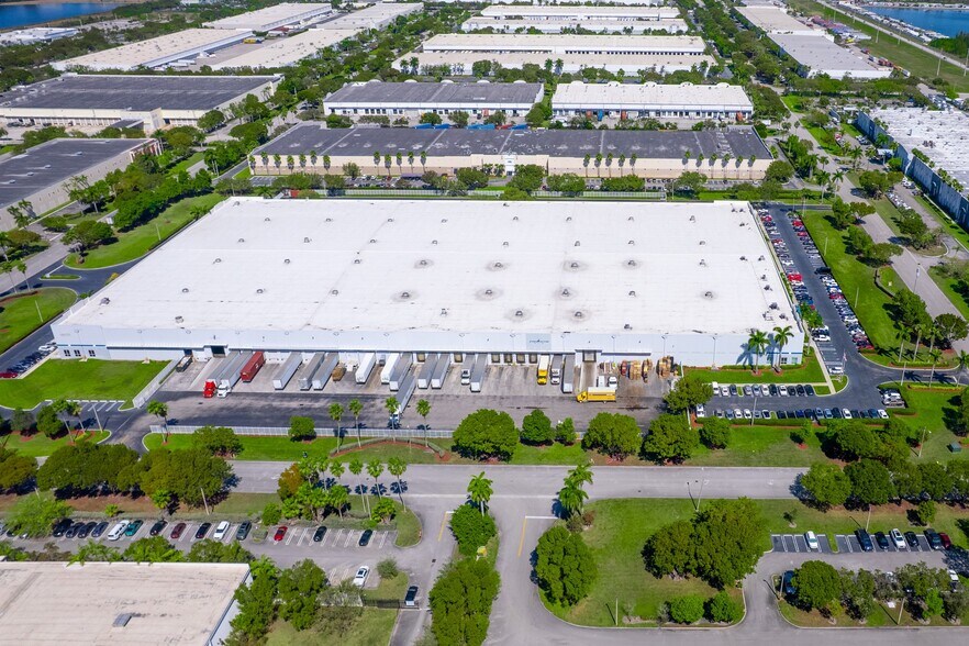 More Photos Of 9350 NW 108th Ave, Medley Warehouse For Lease