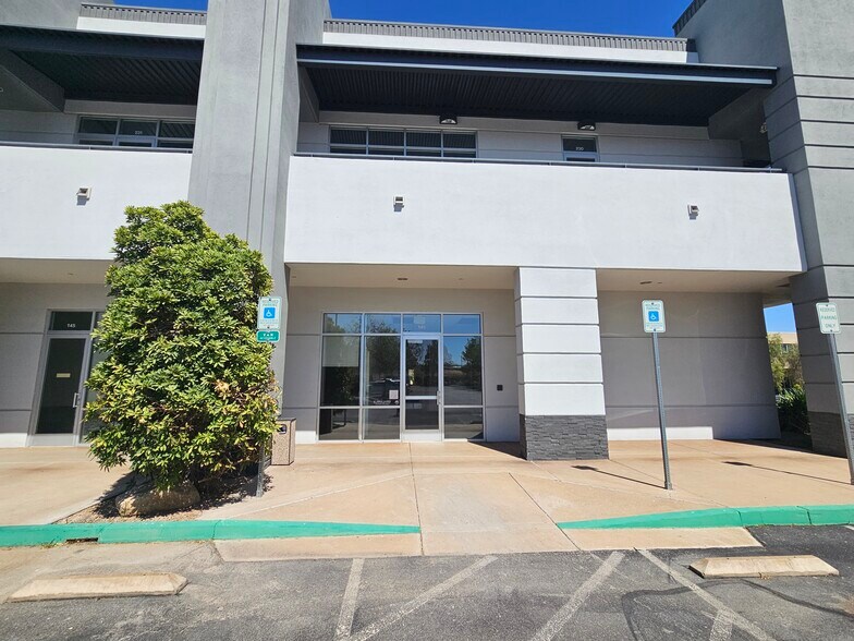 More Photos Of 303 S Water St, Henderson Office For Sale