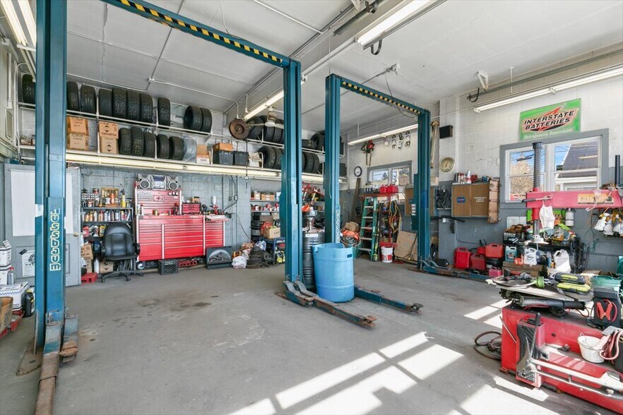 More Photos Of 1015 Lakeview Ave, Dracut General Retail For Sale