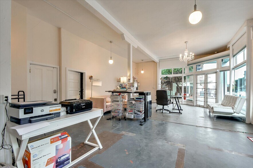 More Photos Of 800-804 Bay St, San Francisco Storefront Retail Residential For Lease