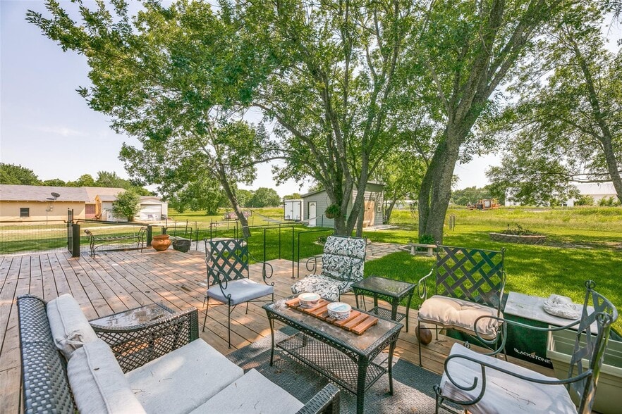 More Photos Of 407 E Broad St, Forney Office Residential For Sale