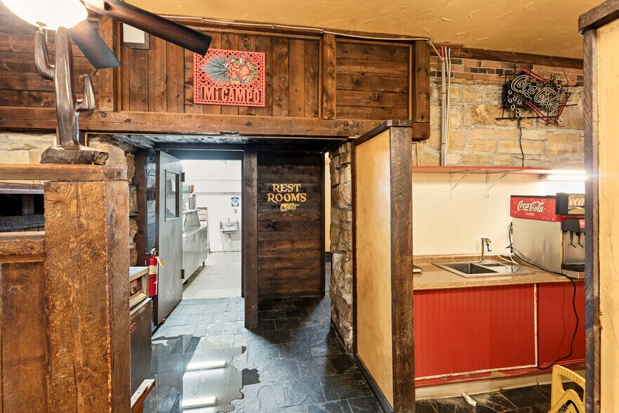 More Photos Of 8 S Grand Ave, Montrose Storefront Retail Residential For Lease