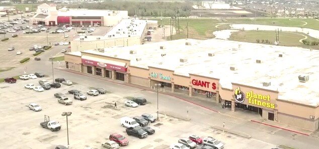 More Photos Of 6921-7053 Highway 6 S, Houston Unknown For Lease