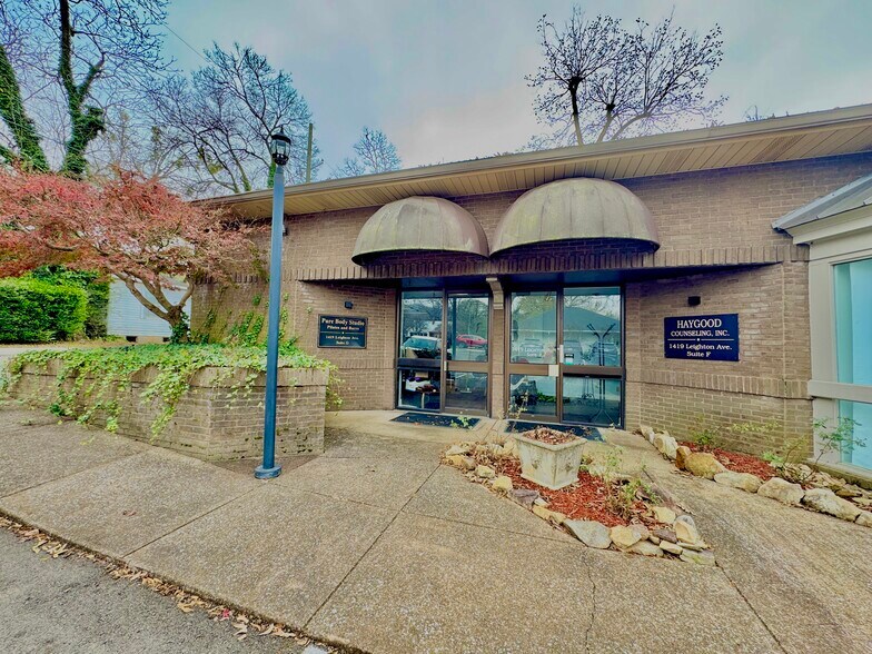 Primary Photo Of 1419 Leighton Ave, Anniston Office For Lease