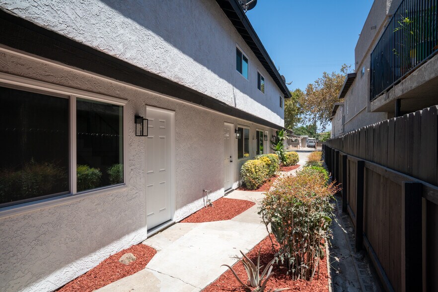 More Photos Of 810 S Flower St, Santa Ana Apartments For Sale