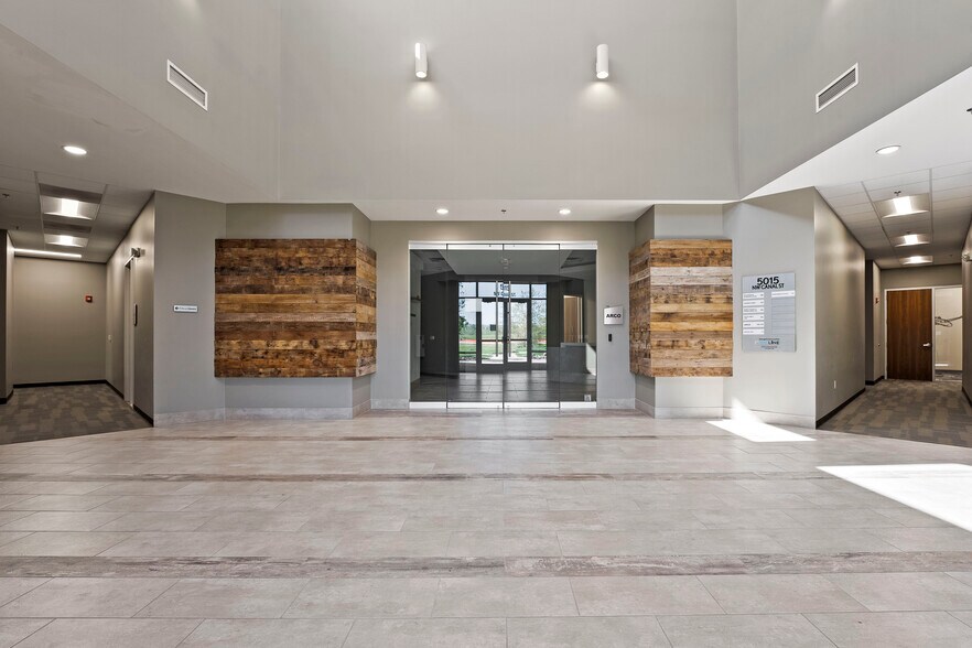 More Photos Of 5015 NW Canal St, Riverside Office For Lease