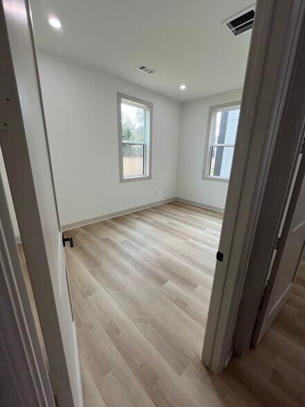 More Photos Of 5251 Katy Mills Circle, Katy Medical For Sale