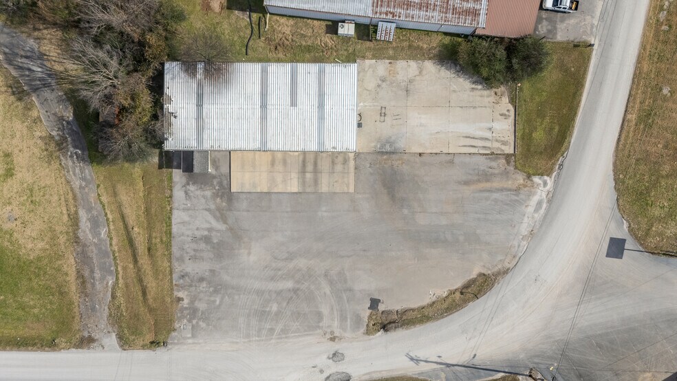 More Photos Of 117 Prince St, Shelbyville Specialty For Sale