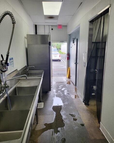 More Photos Of 17951 Sky Park Cir, Irvine Flex For Lease