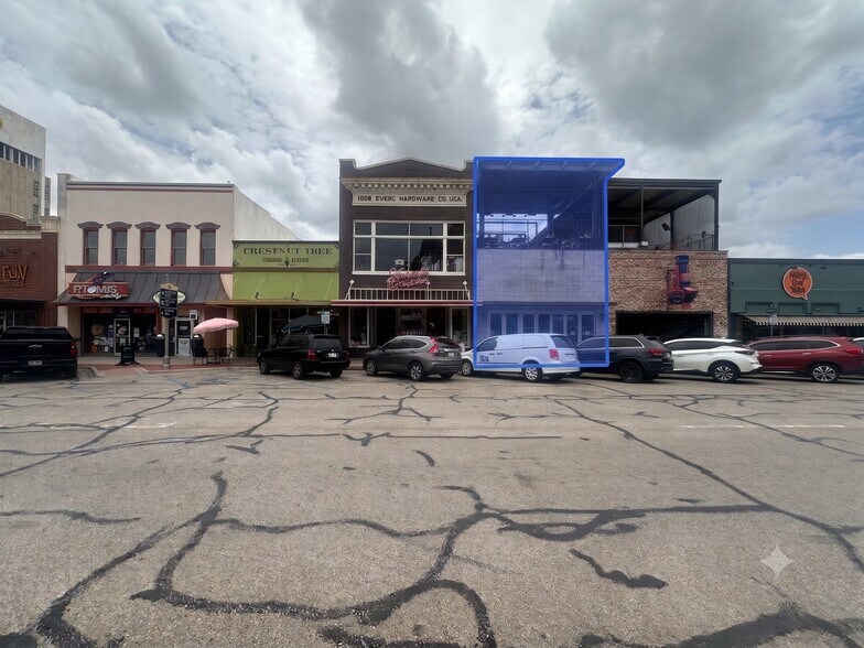 More Photos Of 111 W Hickory St, Denton General Retail For Sale