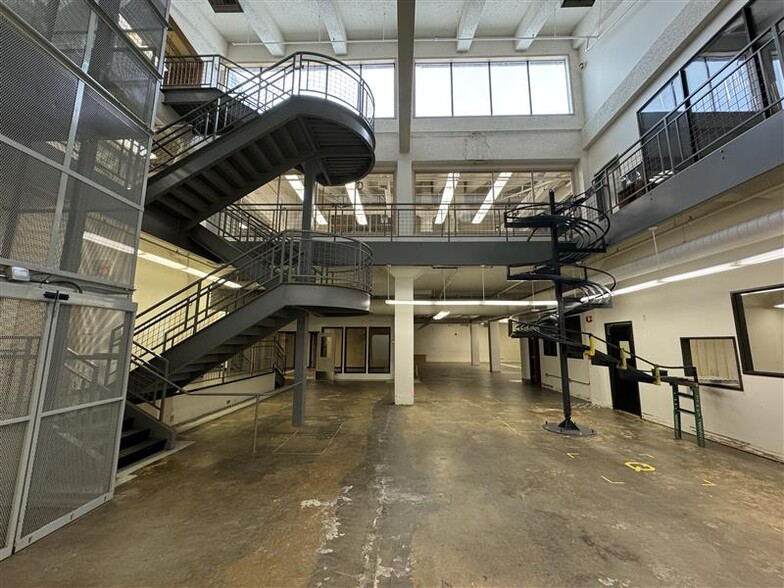 More Photos Of 6600 N Baltimore Ave, Portland Warehouse For Sale