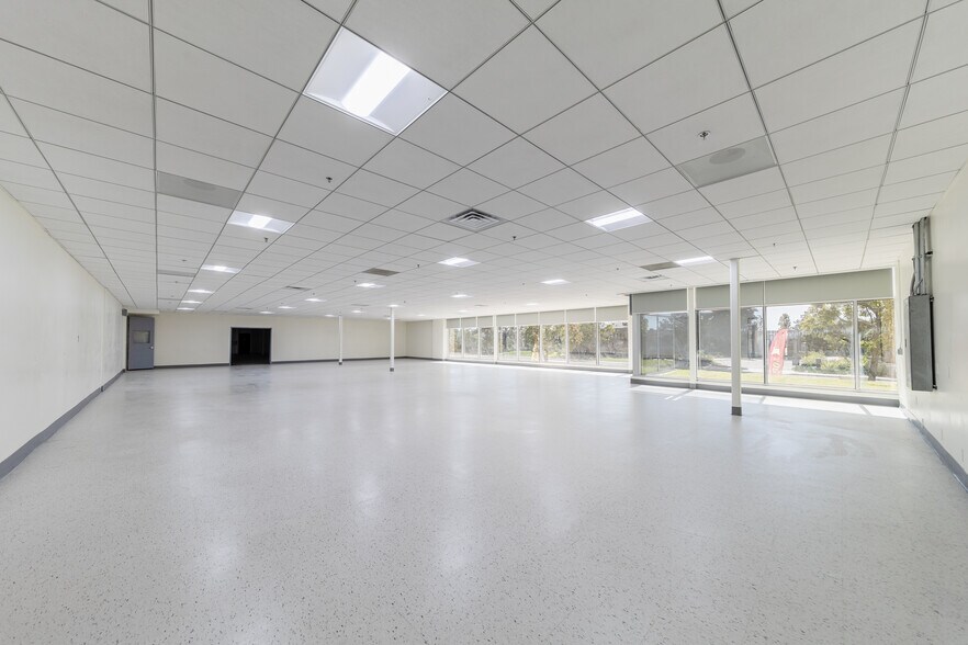 More Photos Of 10237-10239 Flanders Ct, San Diego Research And Development For Lease