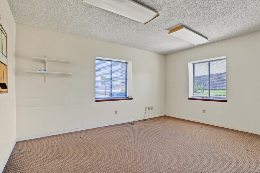 More Photos Of 12625 40th St N, Clearwater Warehouse For Sale