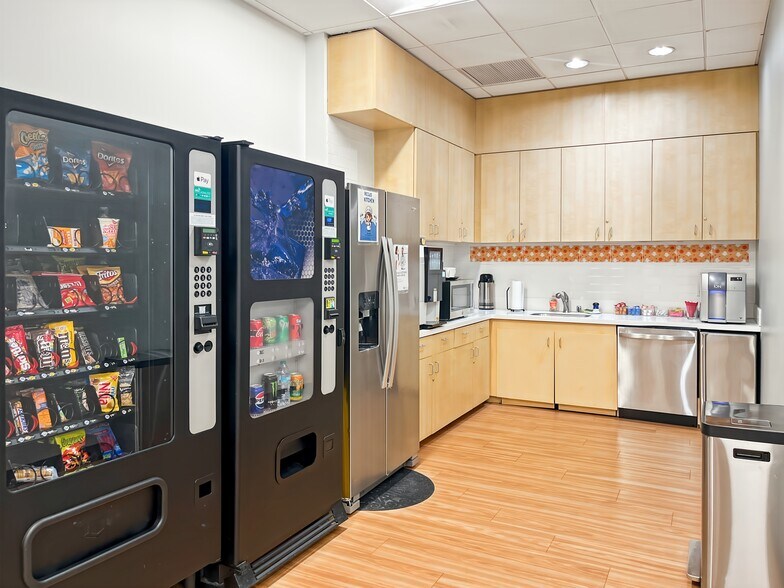 More Photos Of 3200 E Guasti Rd, Ontario Coworking Space