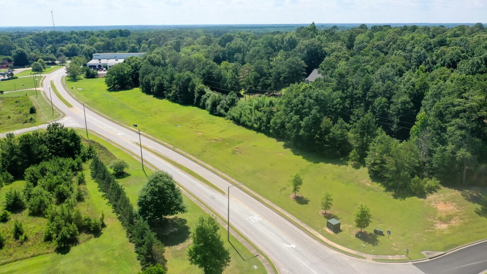More Photos Of 1132 W Veterans Blvd, Auburn Manufacturing For Sale
