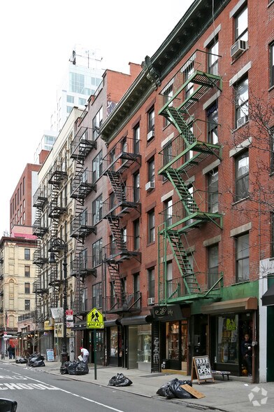More Photos Of 160 Orchard St, New York Apartments For Lease