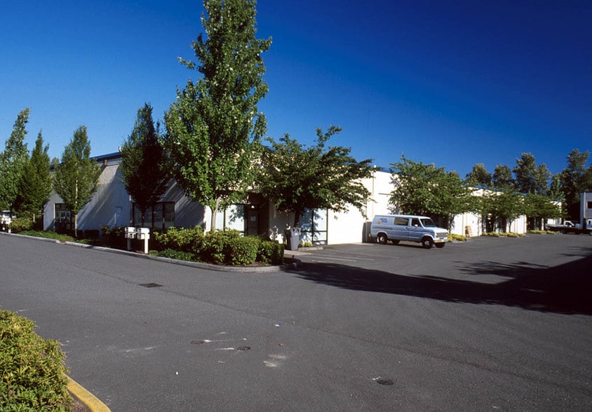 More Photos Of 17725 NE 65th St, Redmond Manufacturing For Lease