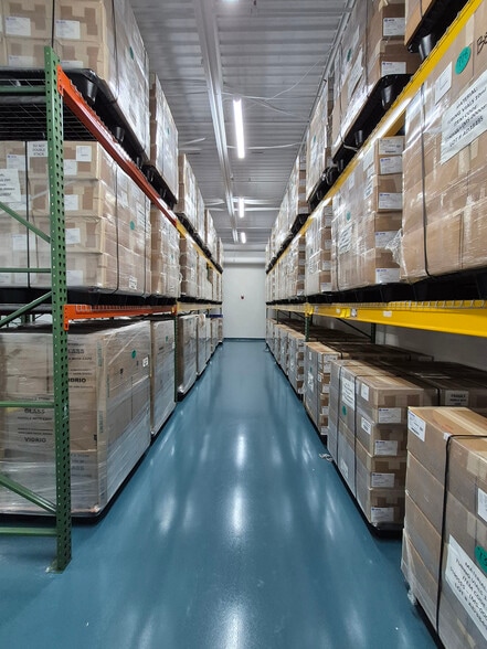 More Photos Of 159 Lorum St, Tewksbury Warehouse For Lease