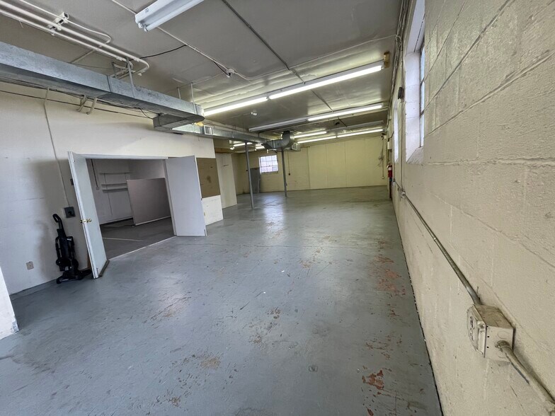 More Photos Of 45 Wadsworth St, Wallington Warehouse For Lease