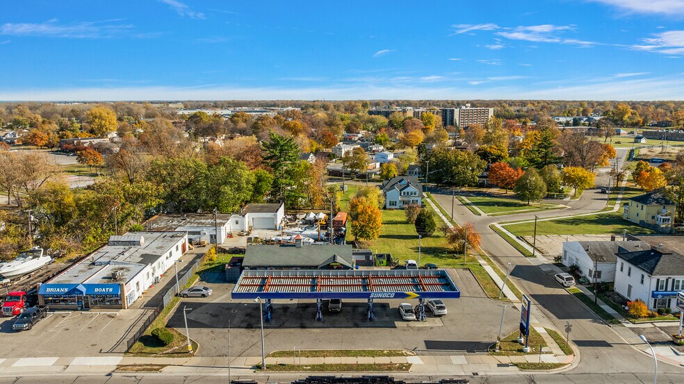 More Photos Of 186 N Gratiot Ave, Mount Clemens Service Station For Sale